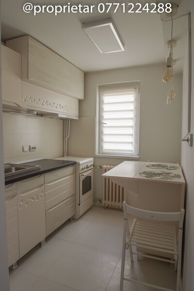 Piata Victoriei, Titulescu,